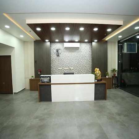Hotel Devens Джайпур Екстериор снимка