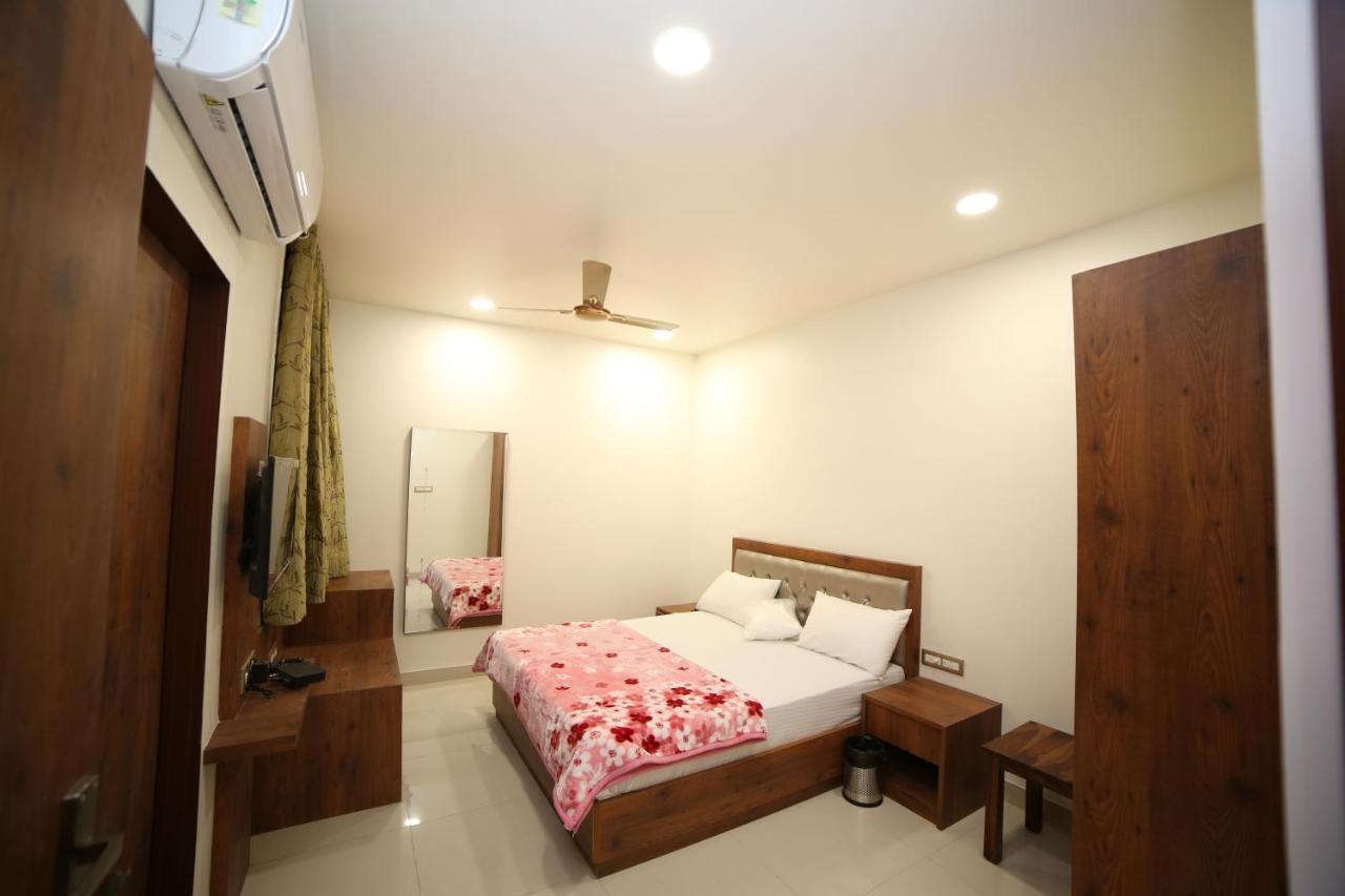 Hotel Devens Джайпур Екстериор снимка