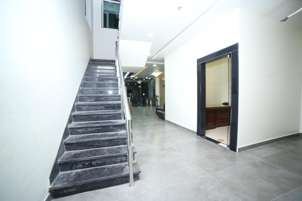 Hotel Devens Джайпур Екстериор снимка