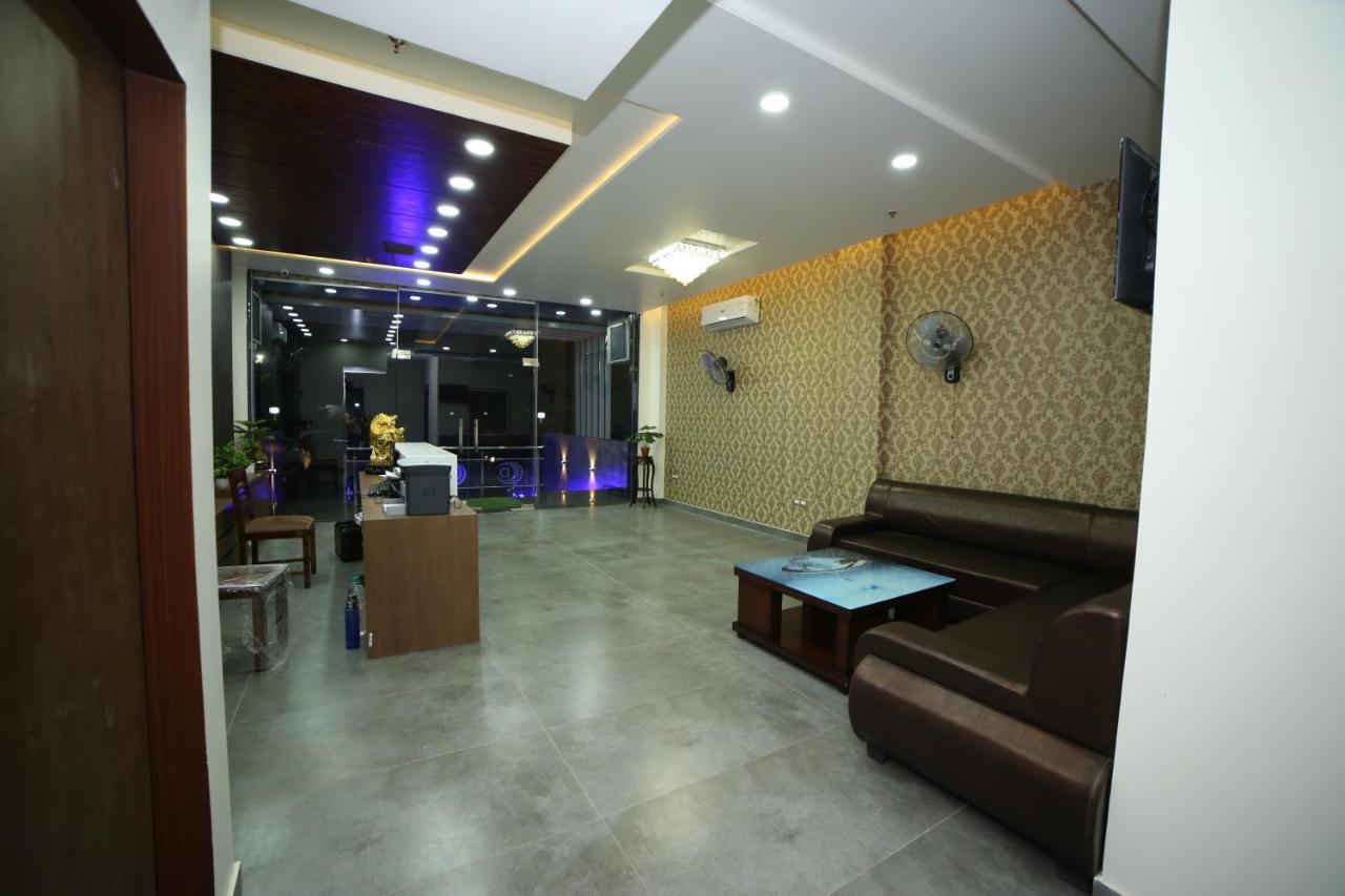 Hotel Devens Джайпур Екстериор снимка