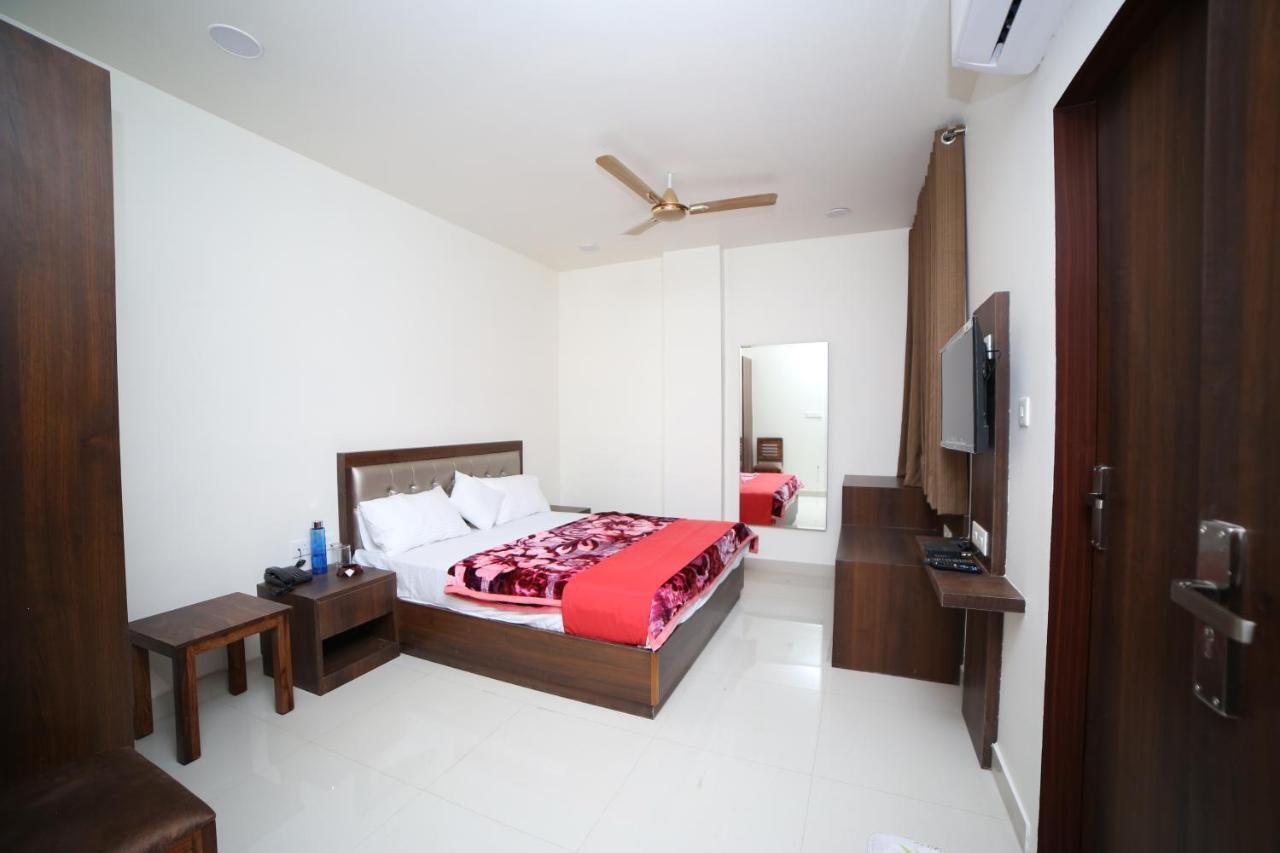 Hotel Devens Джайпур Екстериор снимка