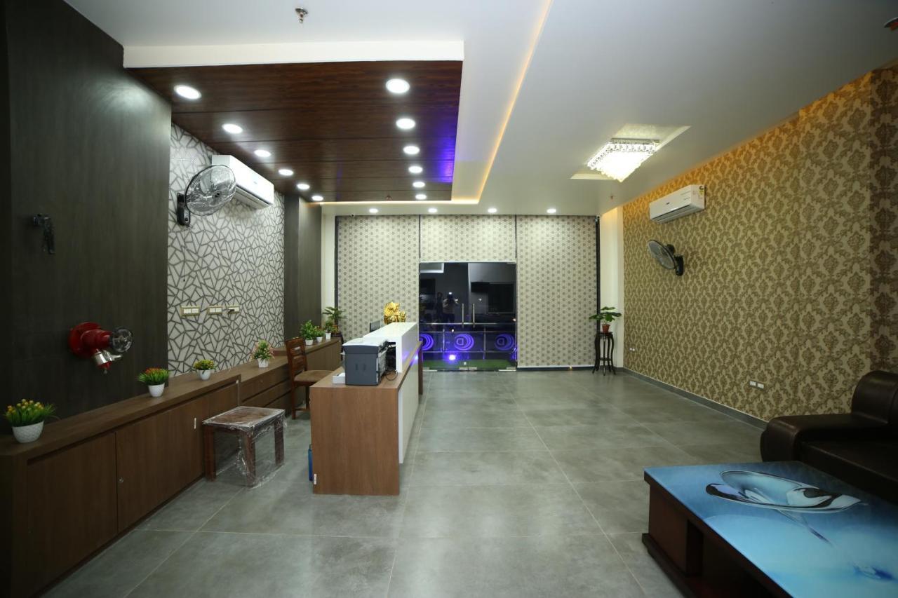 Hotel Devens Джайпур Екстериор снимка